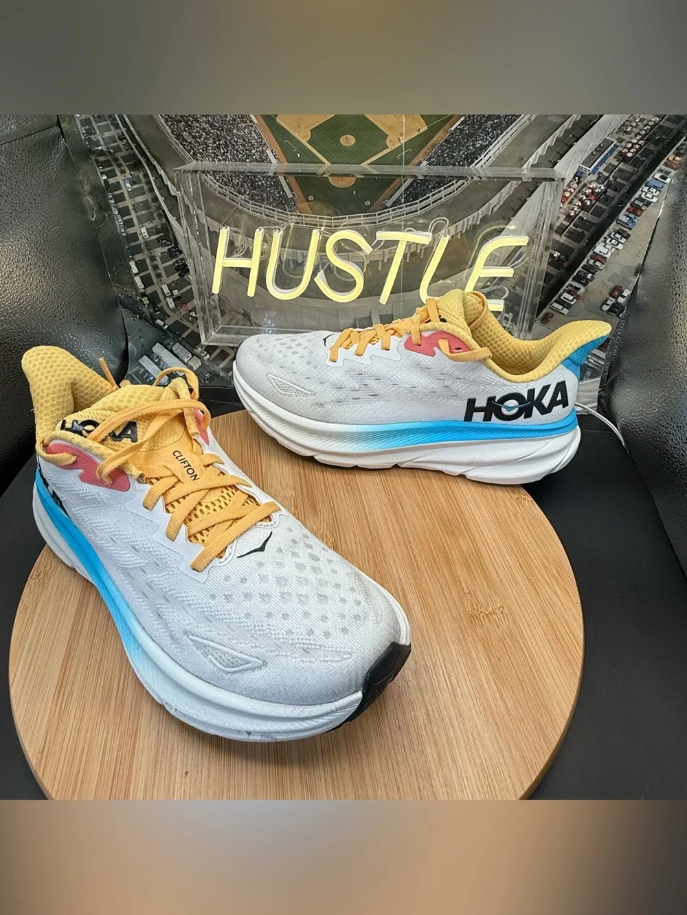 Hoka One One good preowned